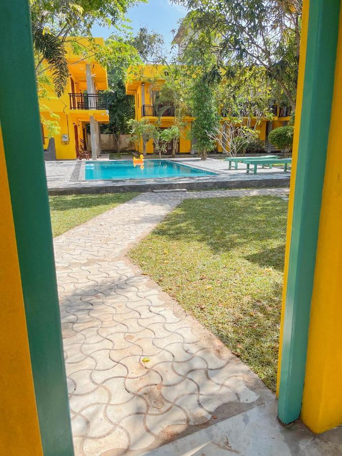 Easy Living Hotell Hikkaduwa Exteriör bild