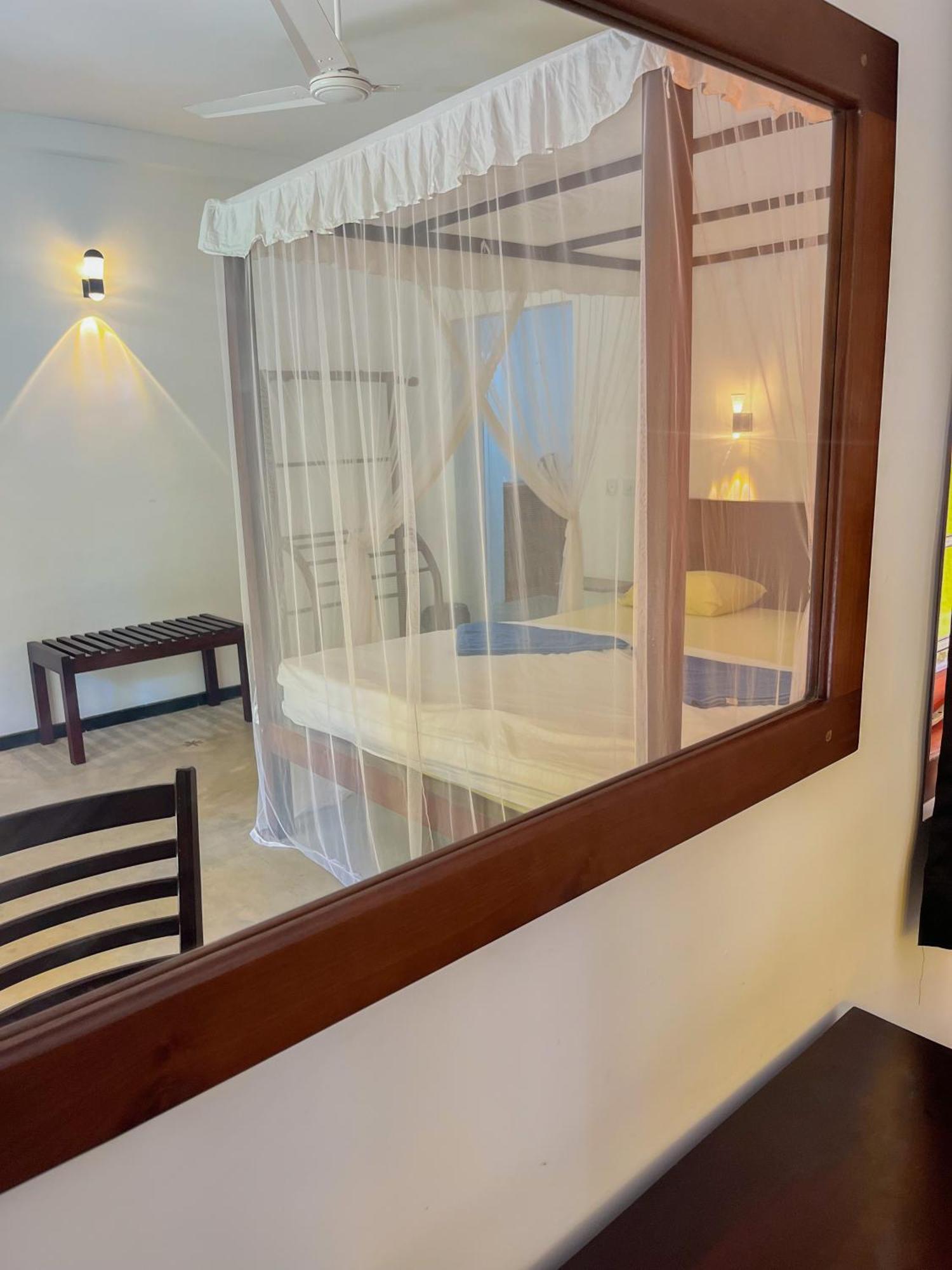 Easy Living Hotell Hikkaduwa Exteriör bild