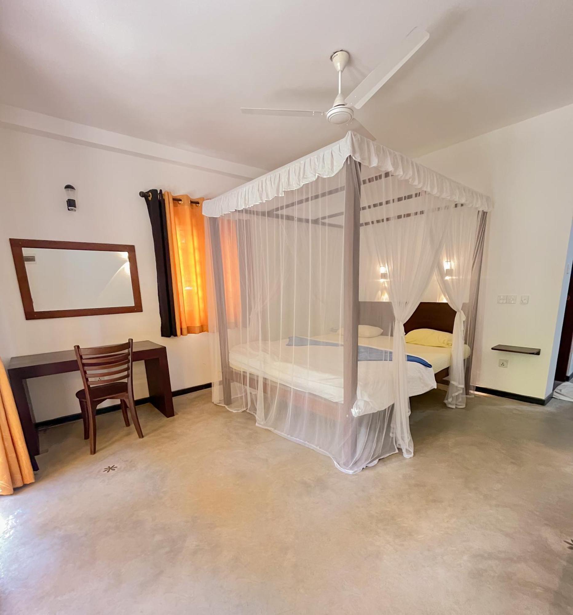 Easy Living Hotell Hikkaduwa Exteriör bild