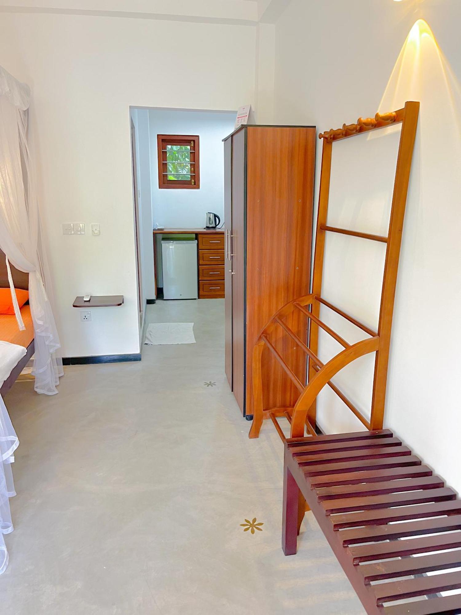Easy Living Hotell Hikkaduwa Exteriör bild