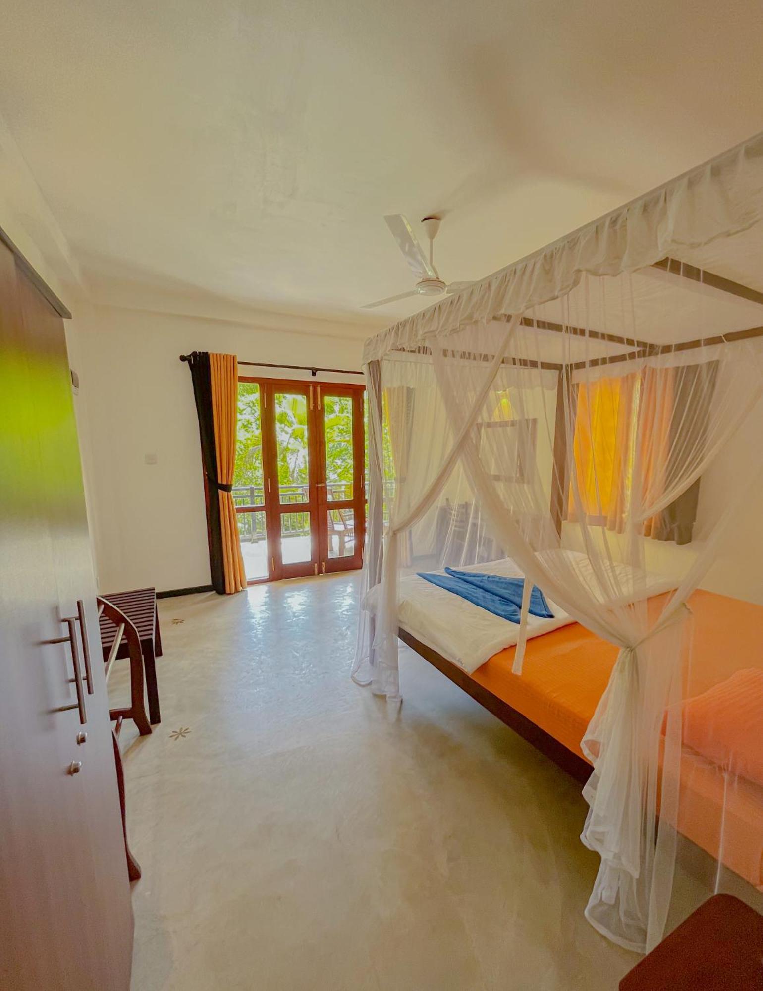 Easy Living Hotell Hikkaduwa Exteriör bild